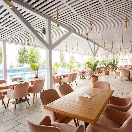 Nautic Luxury Club Hotel 4*