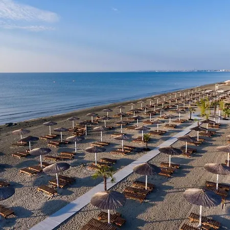 Nautic Luxury Club Нэводари
